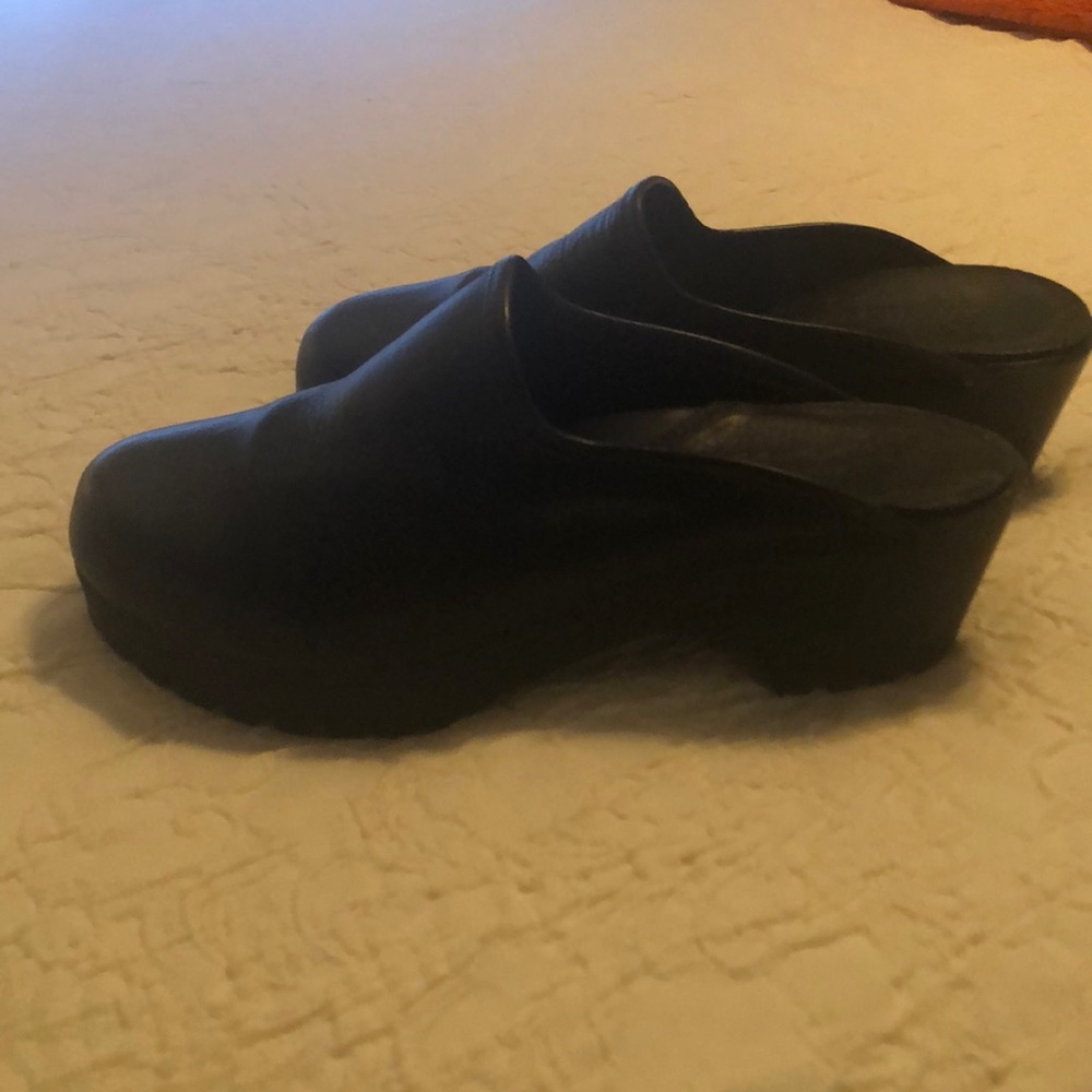 Clogs - Picture 2 of 2